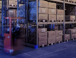 Több száz szivattyú raktárról